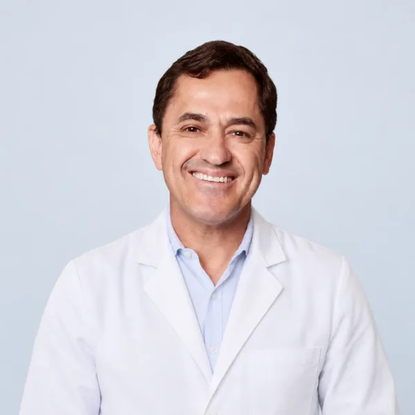 Dr. Robson Tavares - Nefrologista